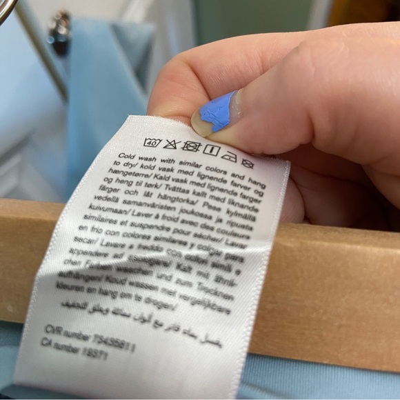 Girlfriend collective compressive high rise leggings in sky - Picture 5 of 9